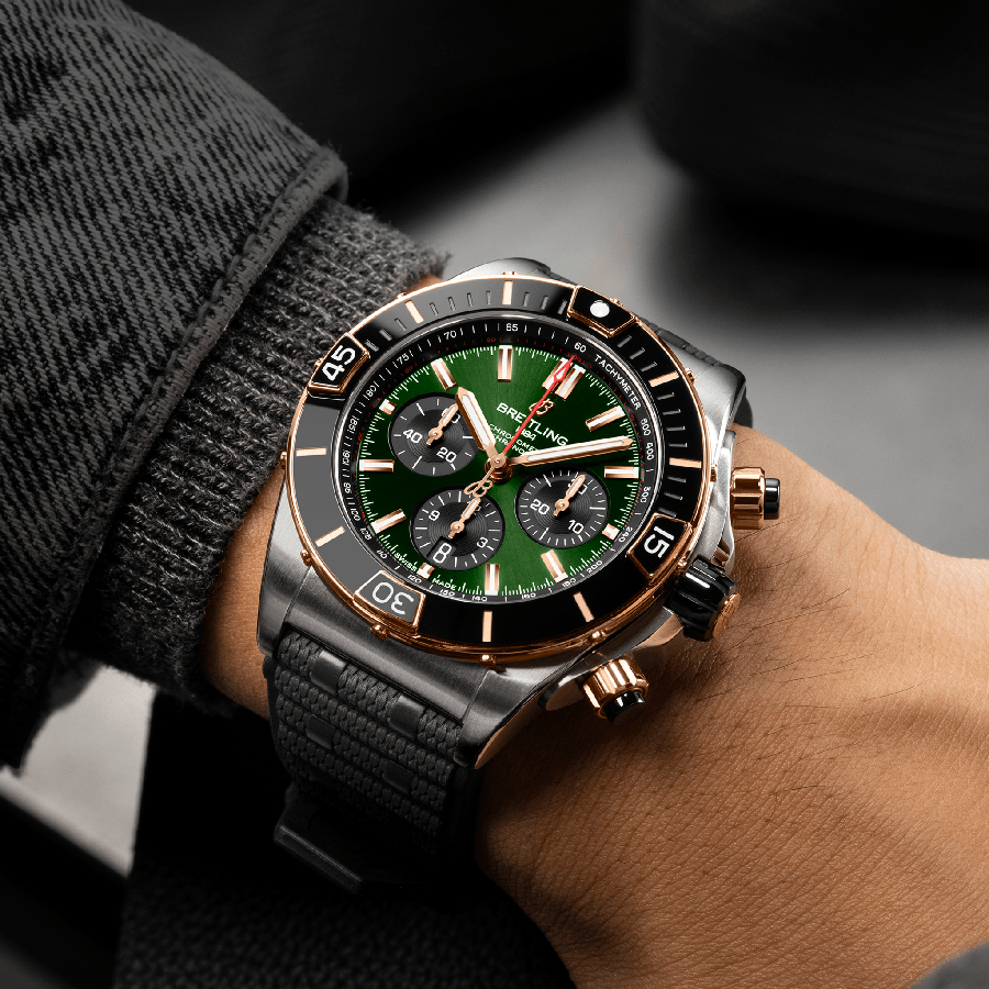 Super Chronomat B01 44 Green