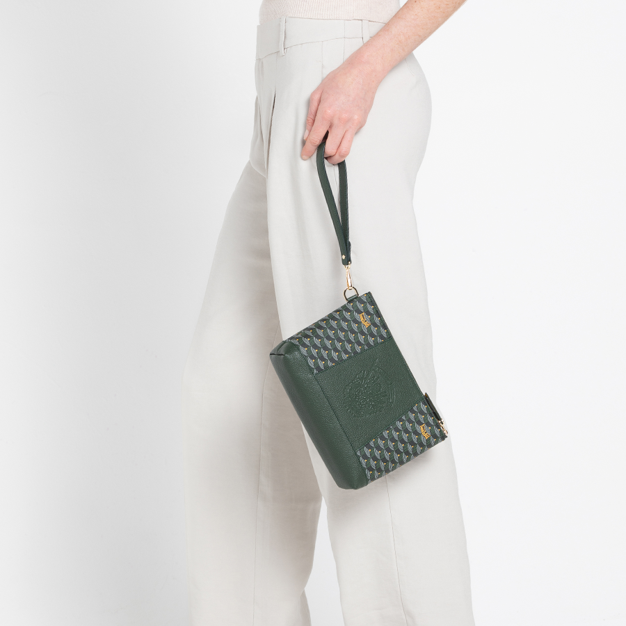 Carry On 21 Pouch - Empire Green