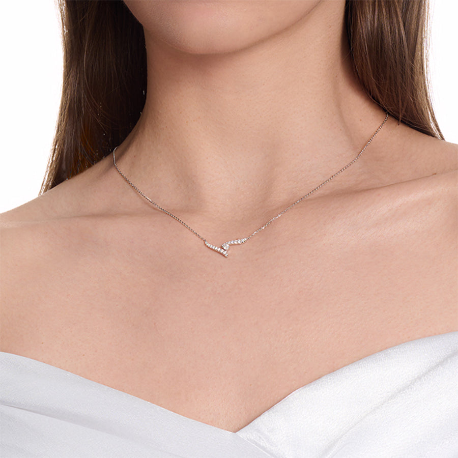 Vela Crossover Pendant 0.32 ct TDW